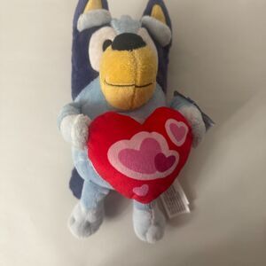 Bluey Plush Toy NWT Heart Valentine Sweetheart Love